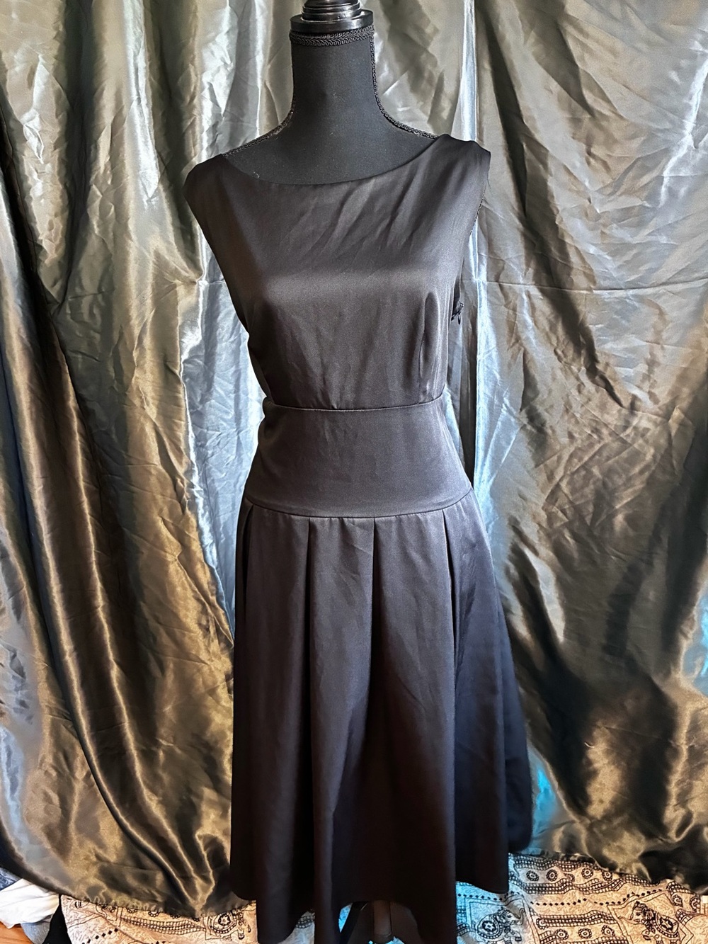 Dress V Black Satin Fit & Flare Pinup Vintage Style Cocktail Dress Size 16